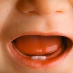 Chăm sóc nướu và răng sữa của trẻ 