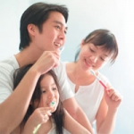 Bàn Chải và Kem Đánh Răng